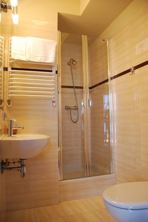 Hotel Sloneczny Brzeg Biskupiec  Chambre photo